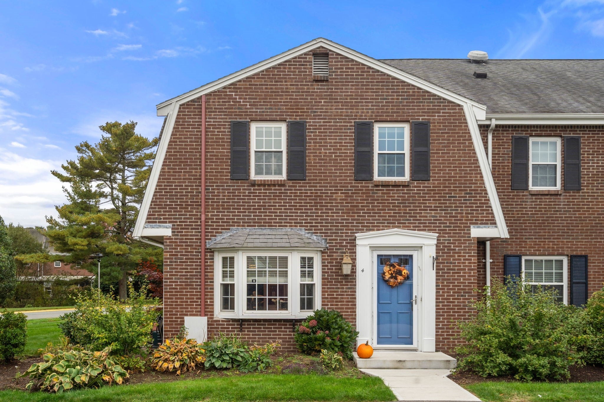 Photo of 4 Jennifer Ln, Stoughton, MA