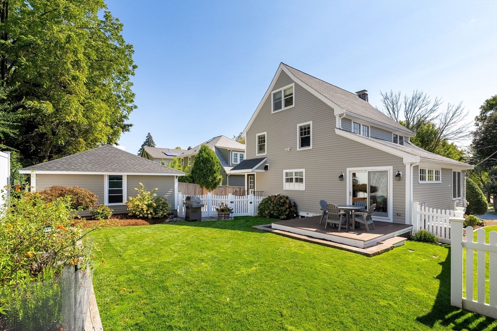 Belmont, Massachusetts 02478, United States, 4 Bedrooms Bedrooms, ,2 BathroomsBathrooms,Residential,Active,208624