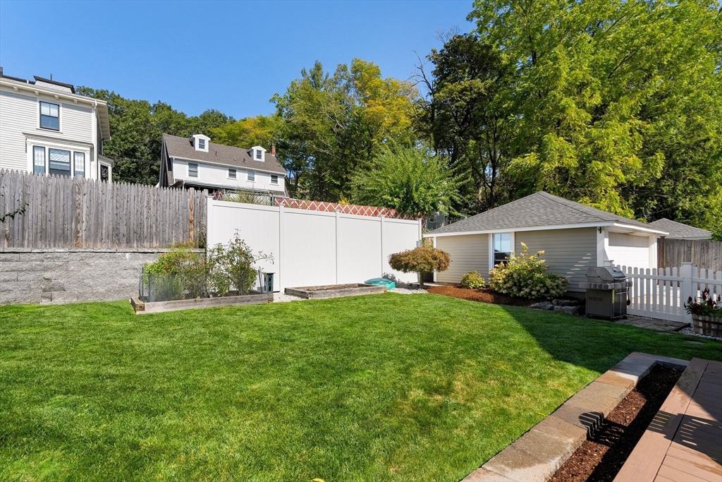 Belmont, Massachusetts 02478, United States, 4 Bedrooms Bedrooms, ,2 BathroomsBathrooms,Residential,Active,208624