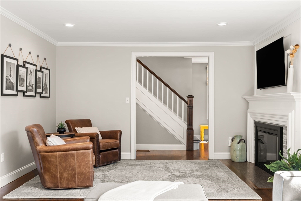 Belmont, Massachusetts 02478, United States, 4 Bedrooms Bedrooms, ,2 BathroomsBathrooms,Residential,Active,208624