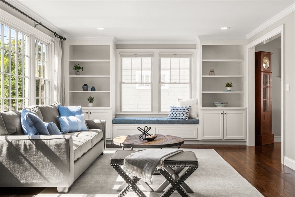 Belmont, Massachusetts 02478, United States, 4 Bedrooms Bedrooms, ,2 BathroomsBathrooms,Residential,Active,208624