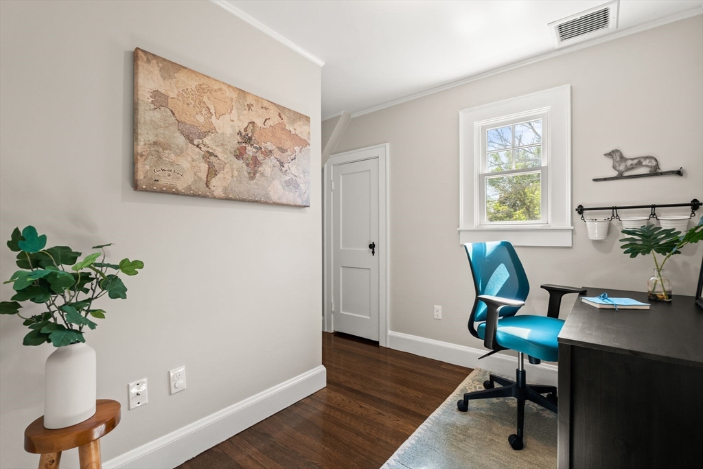 Belmont, Massachusetts 02478, United States, 4 Bedrooms Bedrooms, ,2 BathroomsBathrooms,Residential,Active,208624