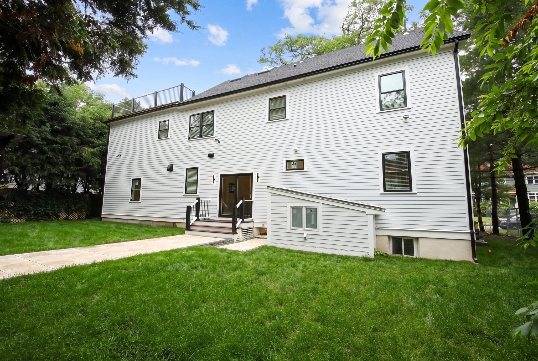 45 Clearwater Road, Newton, MA Photo #42