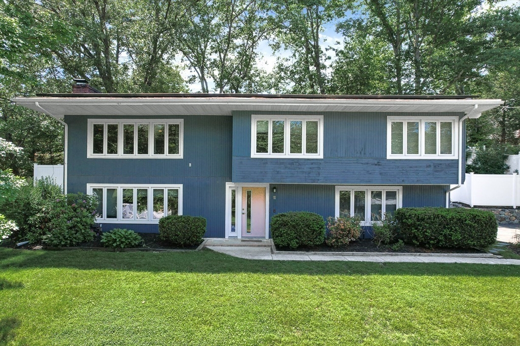11 Carriage Lane
