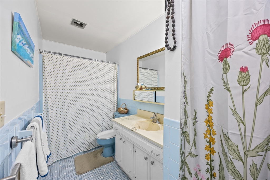 Orleans, Massachusetts 02653, United States, 1 Bedroom Bedrooms, ,1 BathroomBathrooms,Residential,Pending,15323