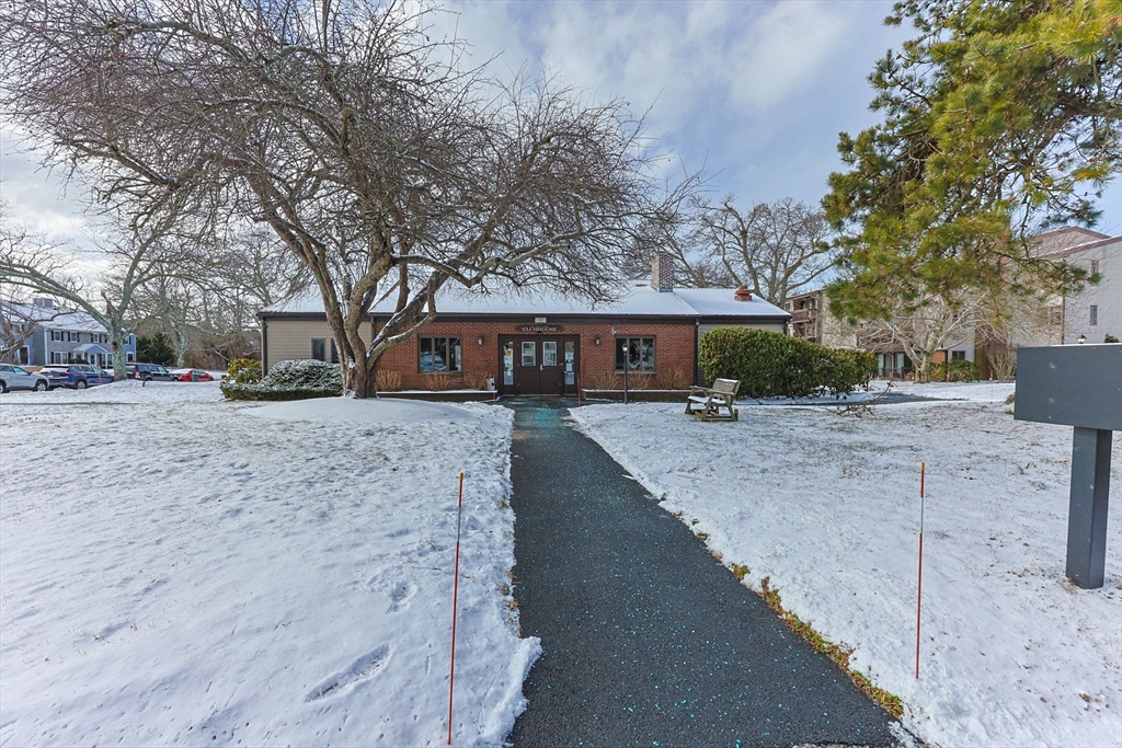 Orleans, Massachusetts 02653, United States, 1 Bedroom Bedrooms, ,1 BathroomBathrooms,Residential,Pending,15323