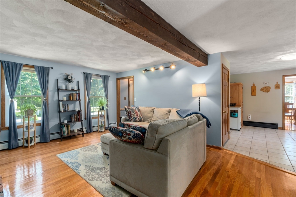 61 Regina S Dr