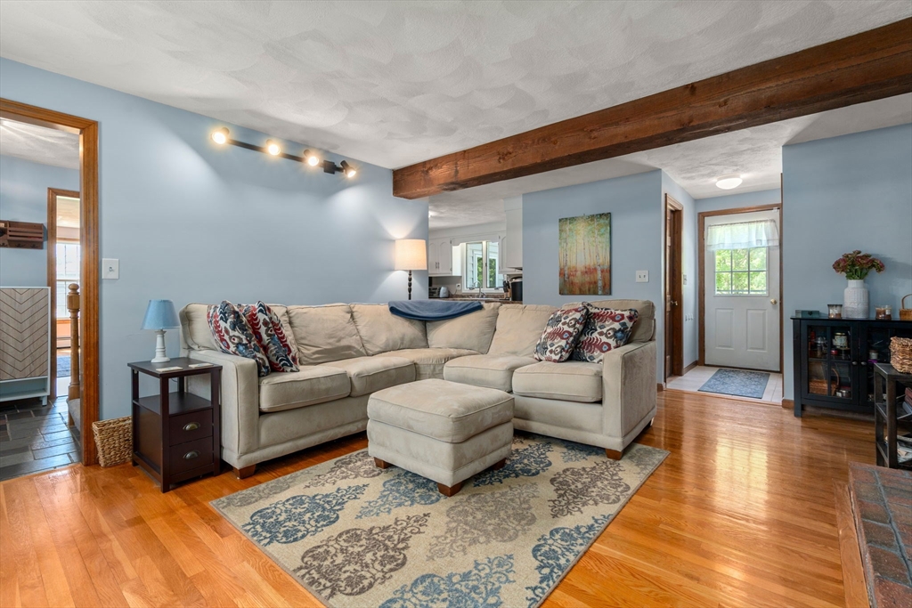 61 Regina S Dr
