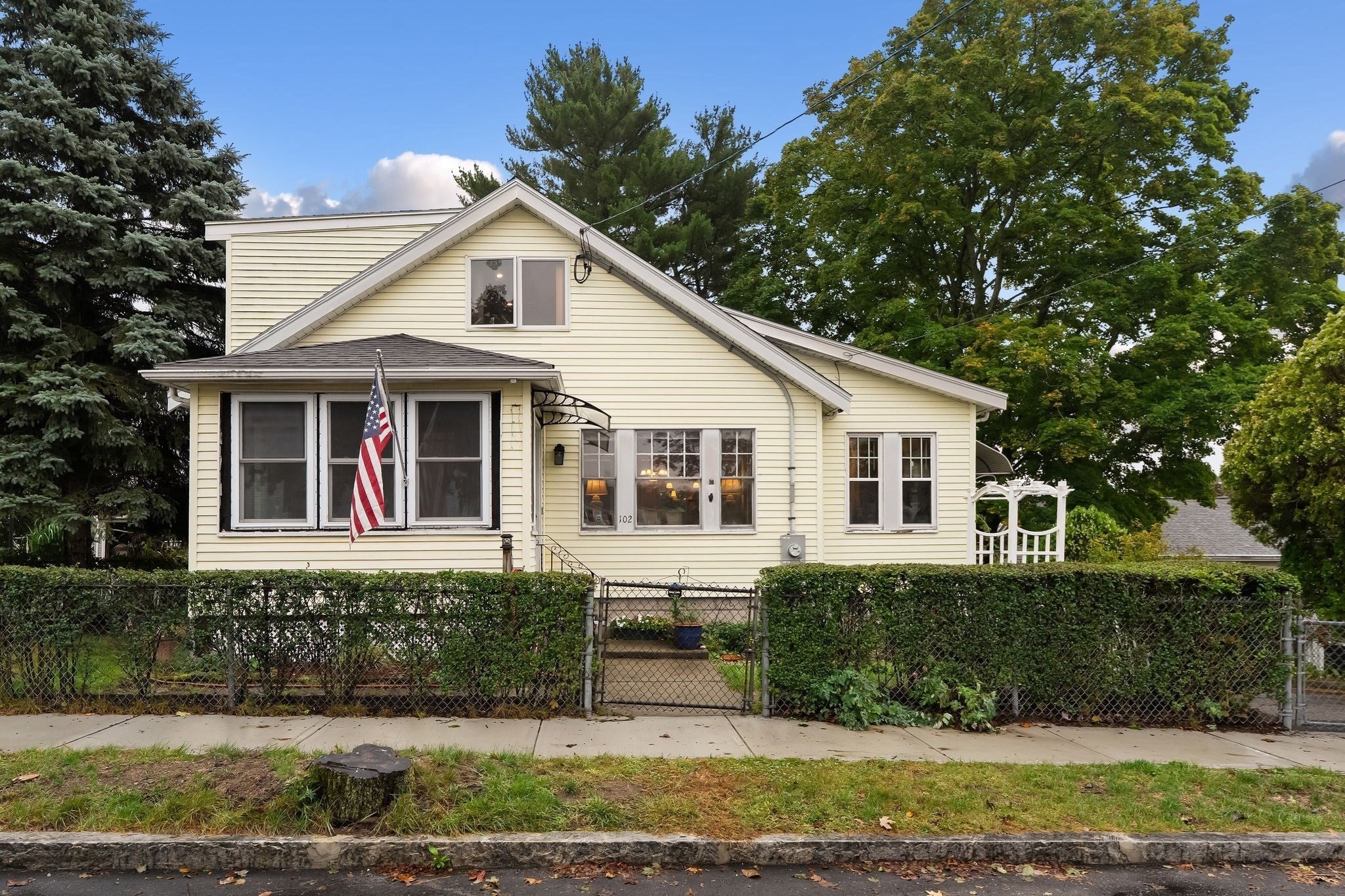Photo of 102 Elliot Ave, Quincy, MA