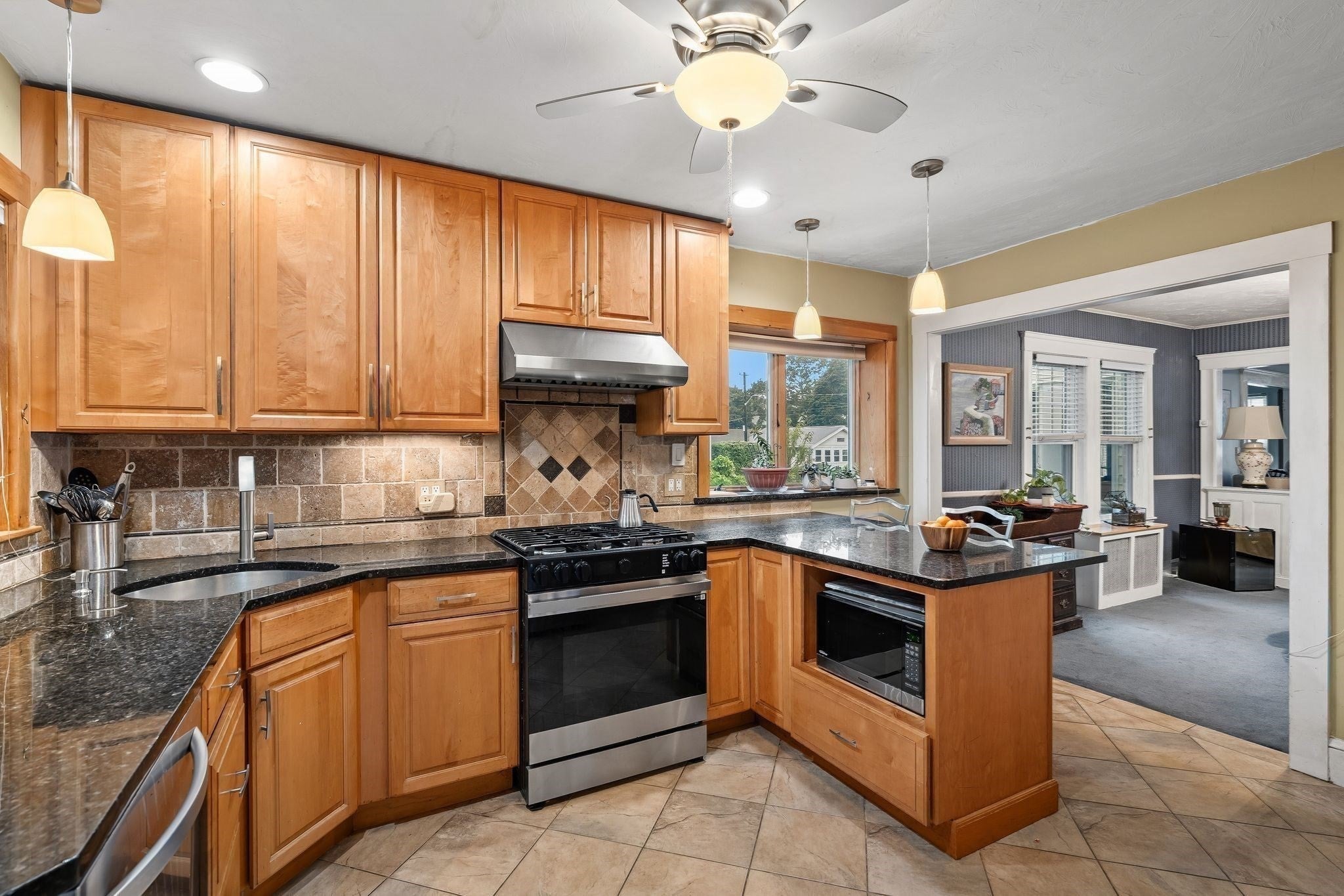 102 Elliot Ave, Quincy, MA Photo #5