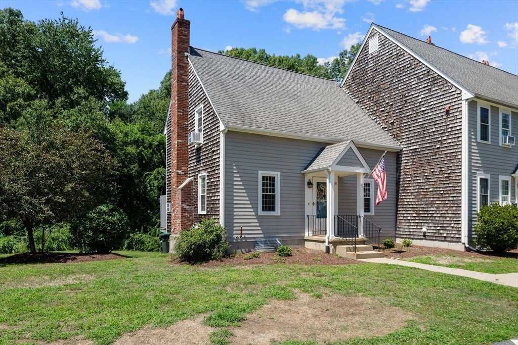 438 Twin Lakes Drive 438
