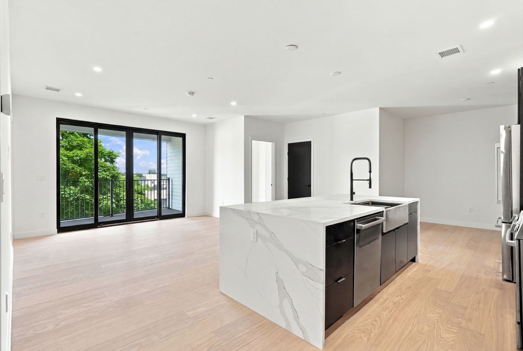 22 High Street 103