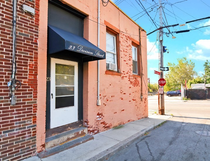23-25 Division St