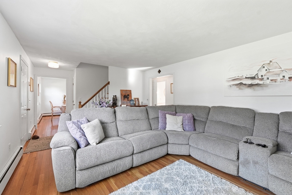 15 Briarwood Rd