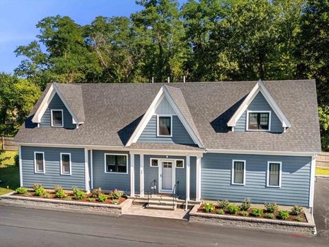 24 Primrose Lane 24 Ipswich MA 01938