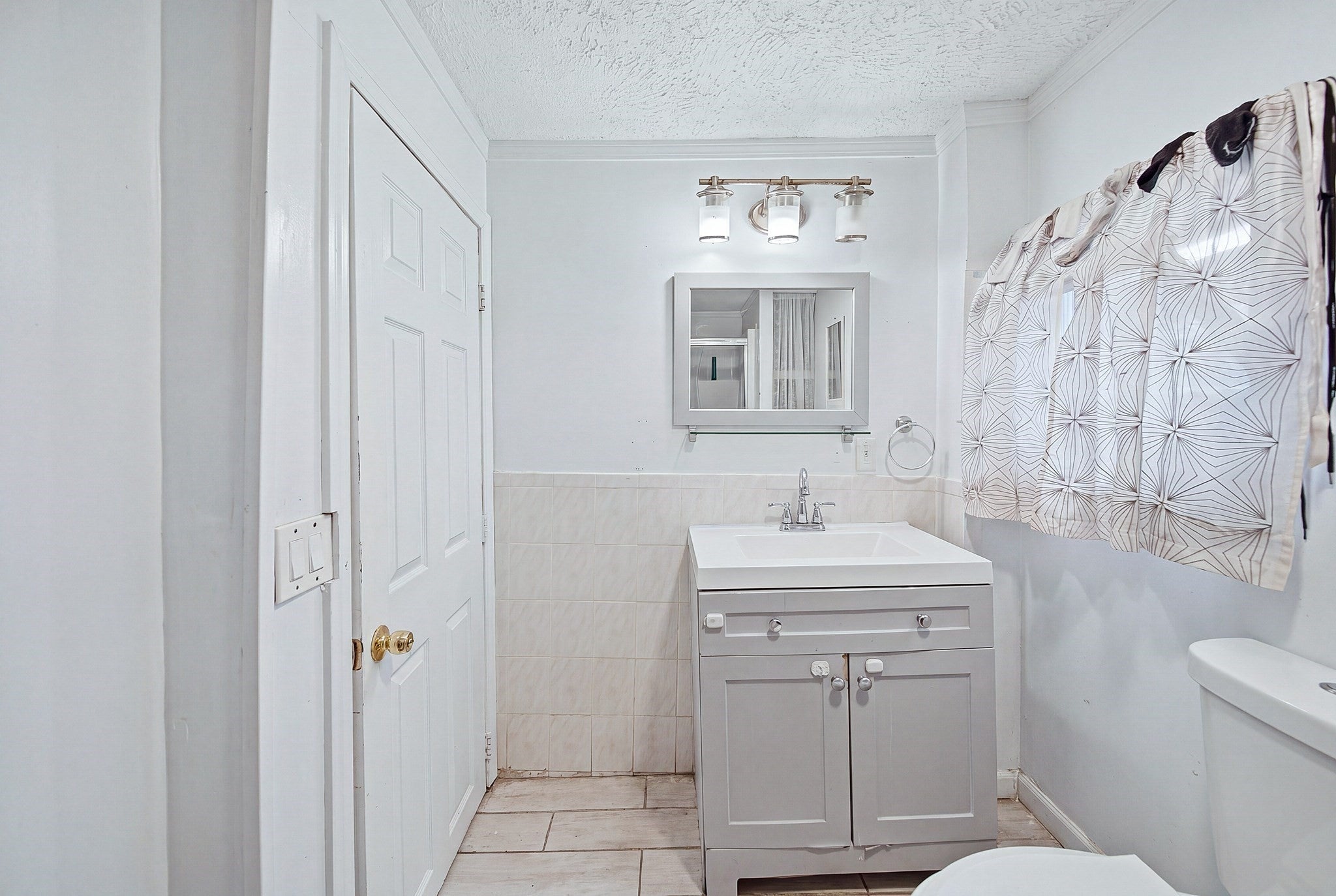 8 Cady St, Lowell, MA, 8 Cady St, Lowell, MA Photo #11