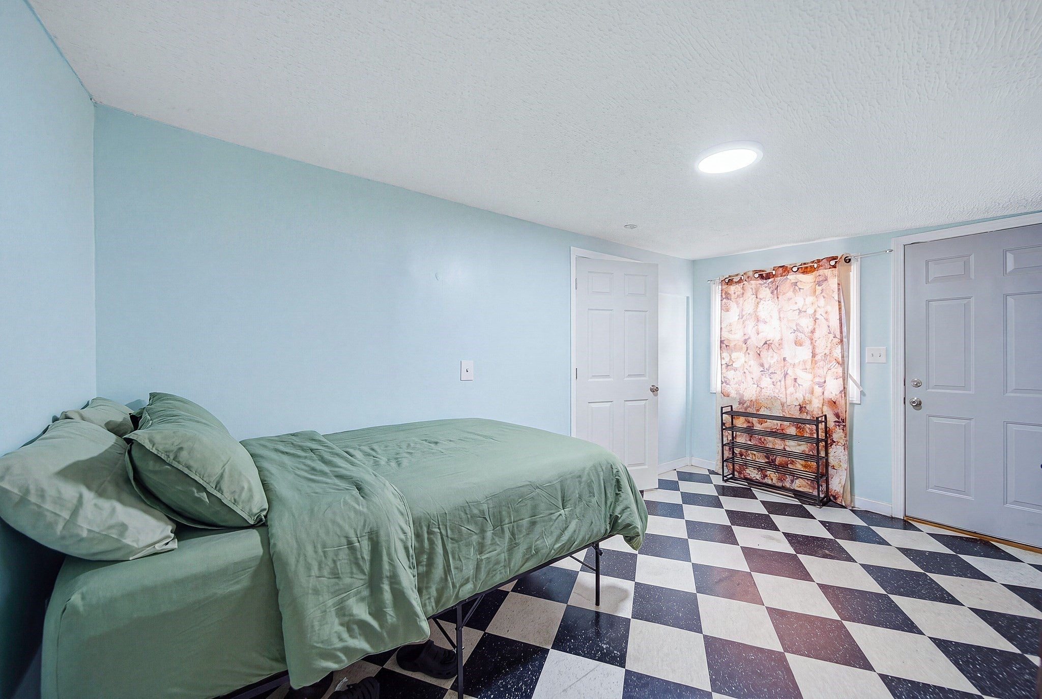 8 Cady St, Lowell, MA, 8 Cady St, Lowell, MA Photo #7