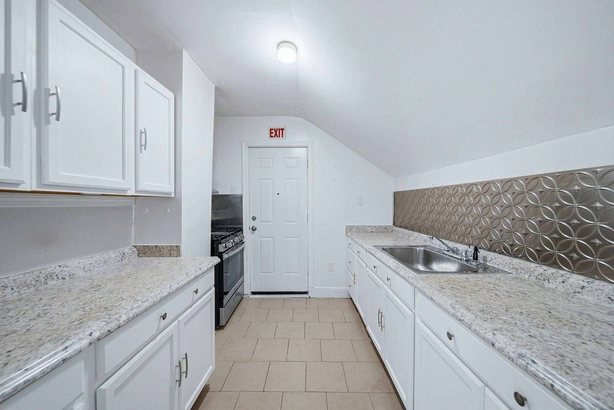 8 Cady St, Lowell, MA, 8 Cady St, Lowell, MA Photo #15