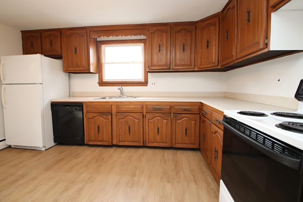 Revere, Massachusetts 02151, United States, 3 Bedrooms Bedrooms, ,1 BathroomBathrooms,Residential,Active,255239