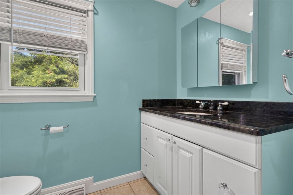 62 Anthony St, Seekonk, MA Photo #24