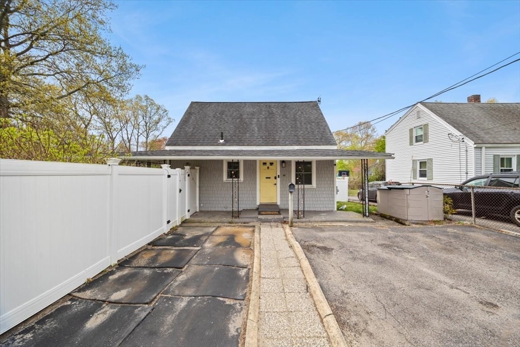 47 Rockford St, Brockton, MA Photo #4