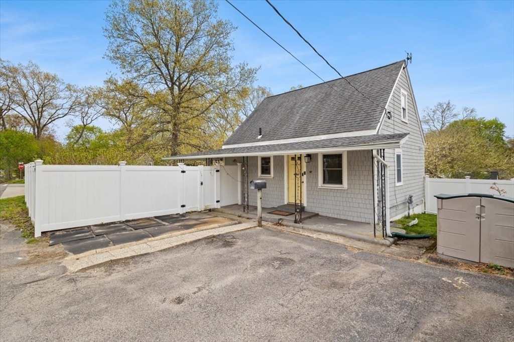 47 Rockford St, Brockton, MA Photo #3