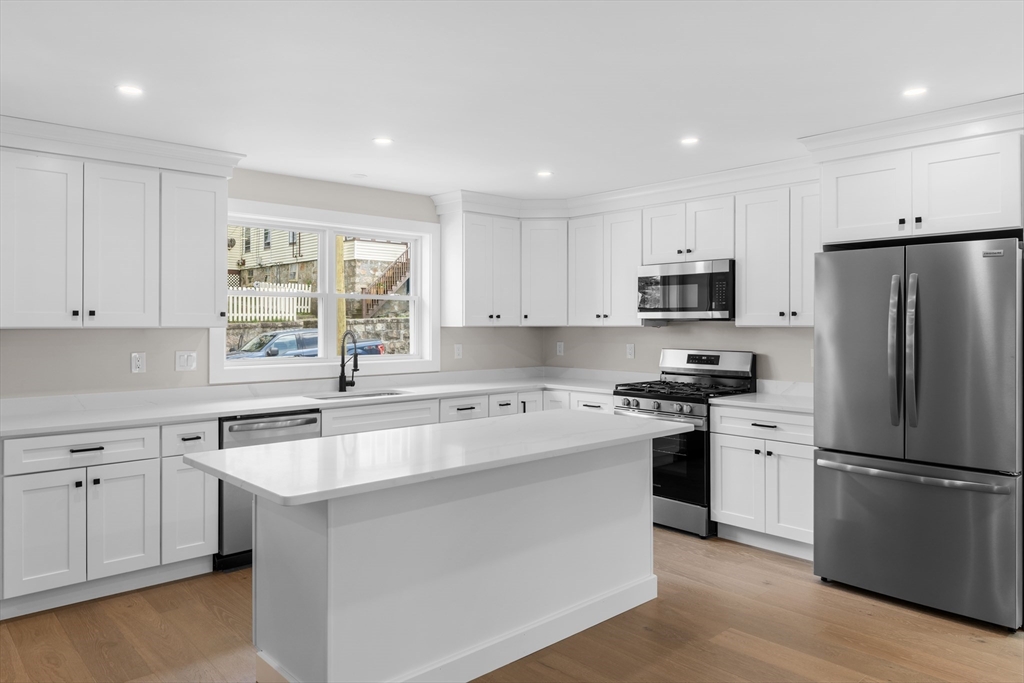 110 Stowe St 110