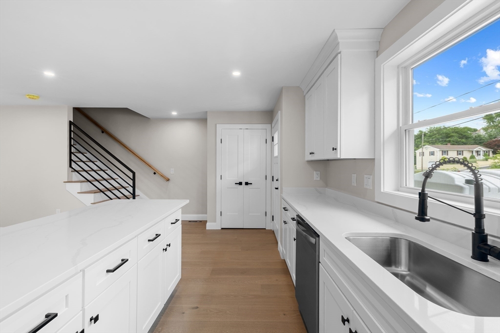 110 Stowe St 110