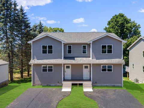 110 Stowe St 110 Fall River MA 02720