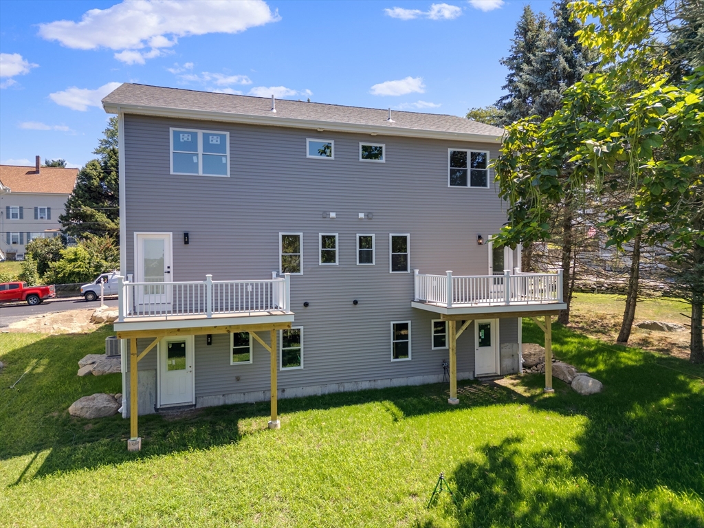 110 Stowe St 110