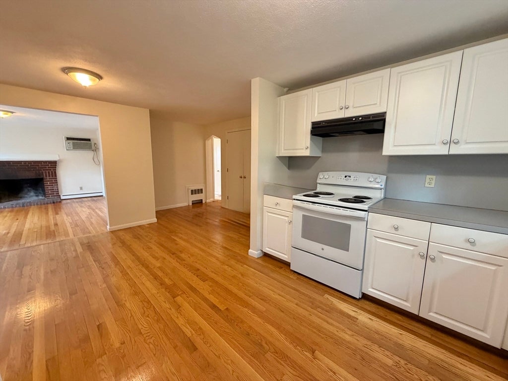 18 Dunstan St #1, Newton, MA Photo #10