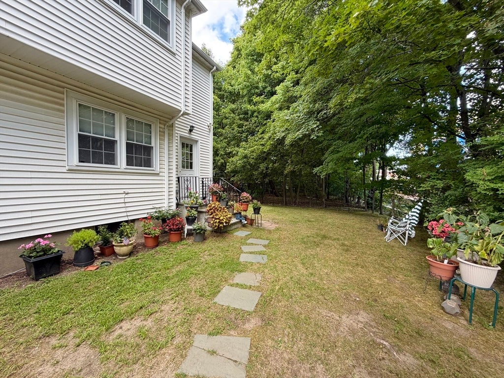 18 Dunstan St #1, Newton, MA Photo #24