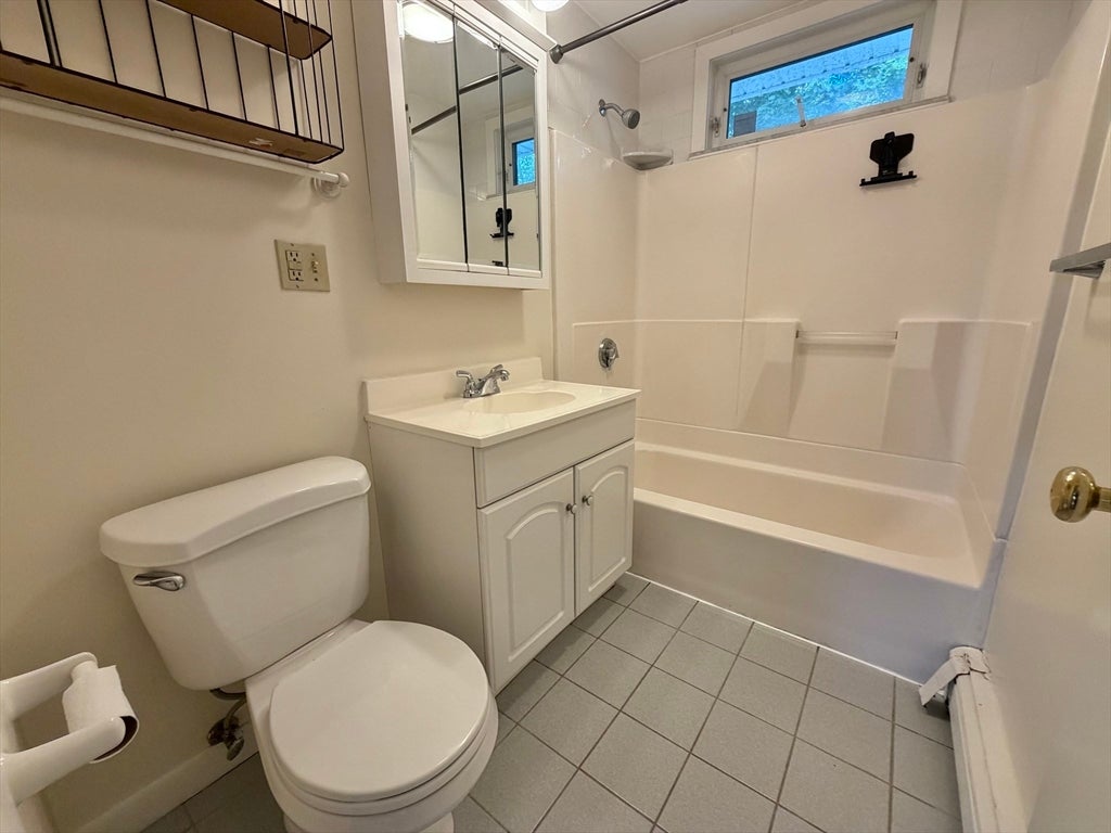 18 Dunstan St #1, Newton, MA Photo #18