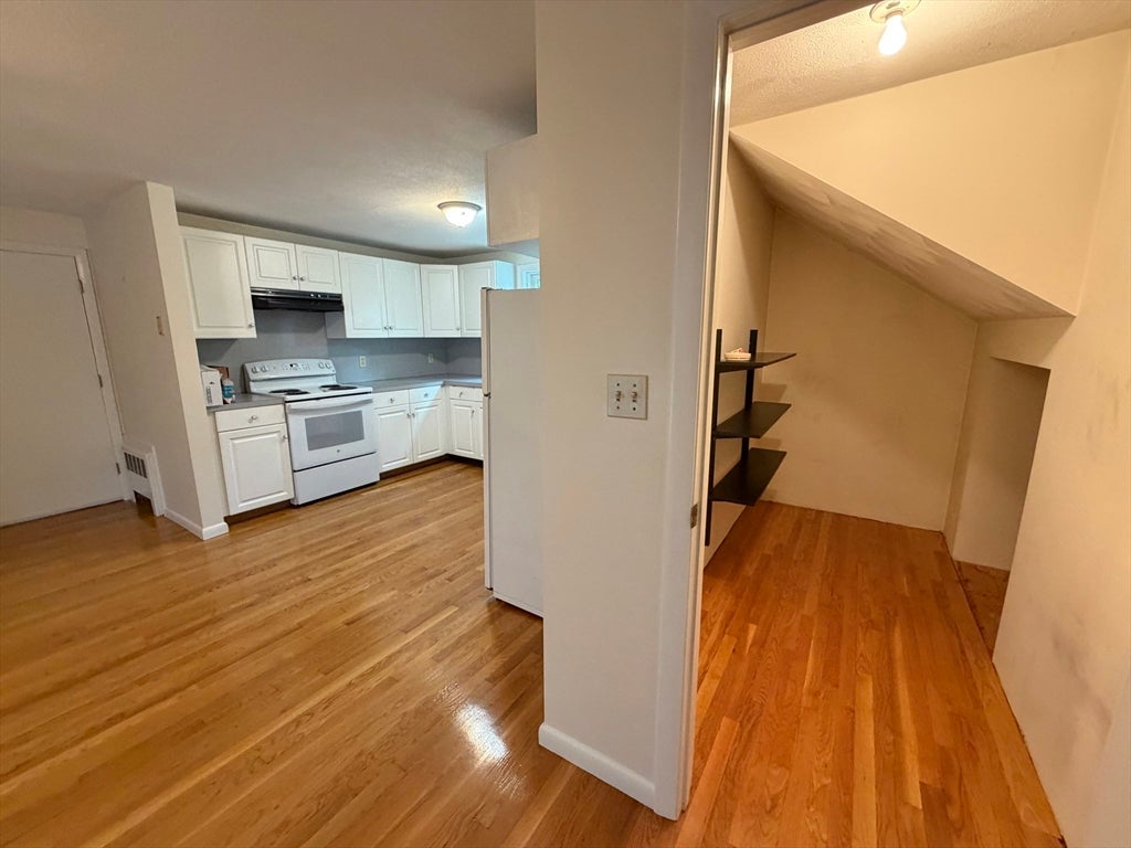 18 Dunstan St #1, Newton, MA Photo #23