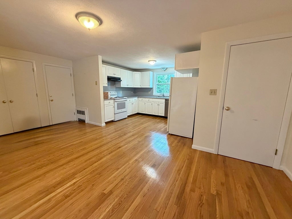 18 Dunstan St #1, Newton, MA Photo #6