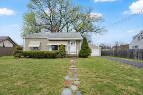 Photo of 20 Edbert St, Chicopee, MA 01020 (MLS # 73500367)