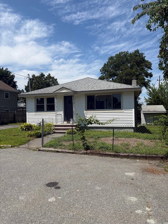 5 Lafayette Ave, Lawrence, MA, 5 Lafayette Ave, Lawrence, MA Photo #2