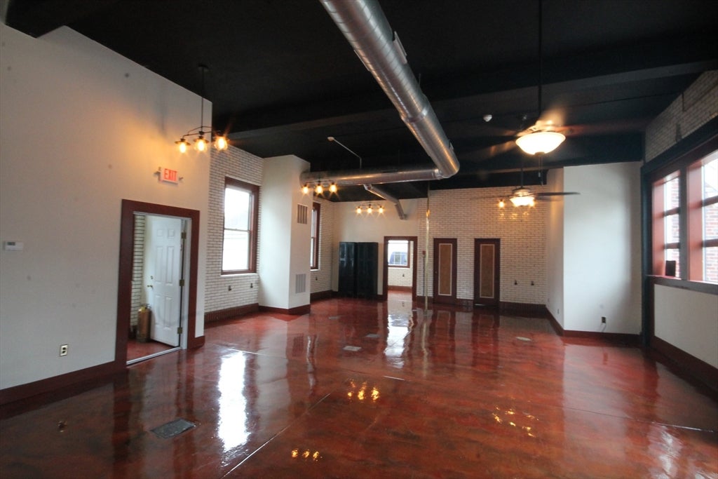 1043 Sumner Ave