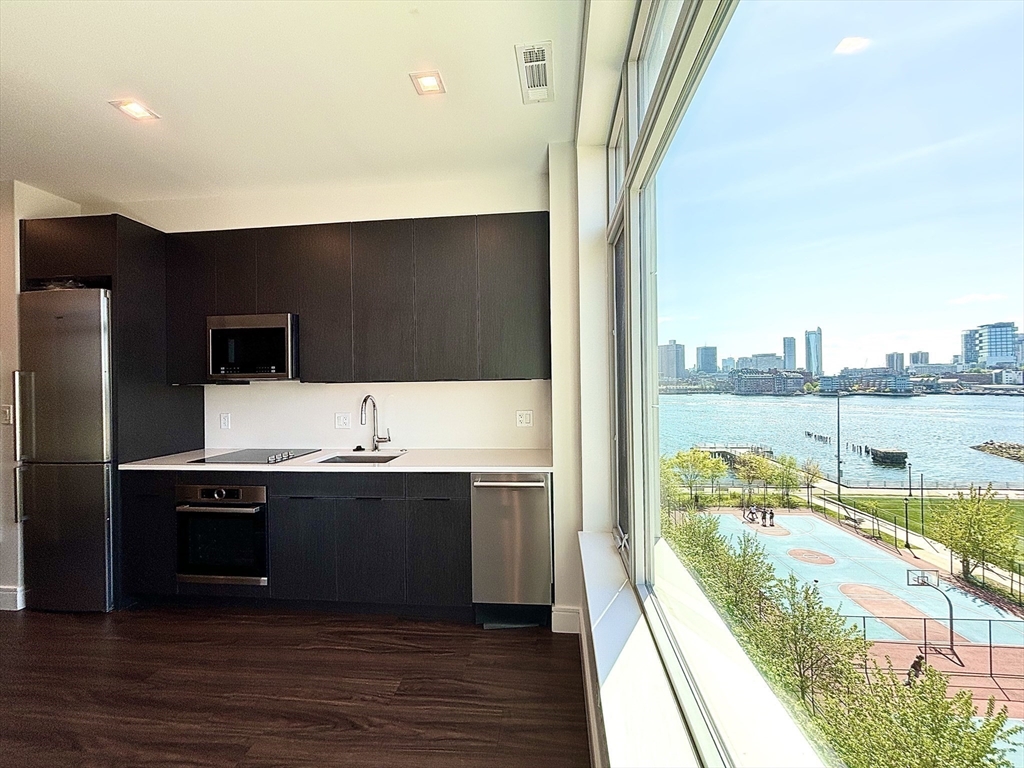 99 Sumner Street 513