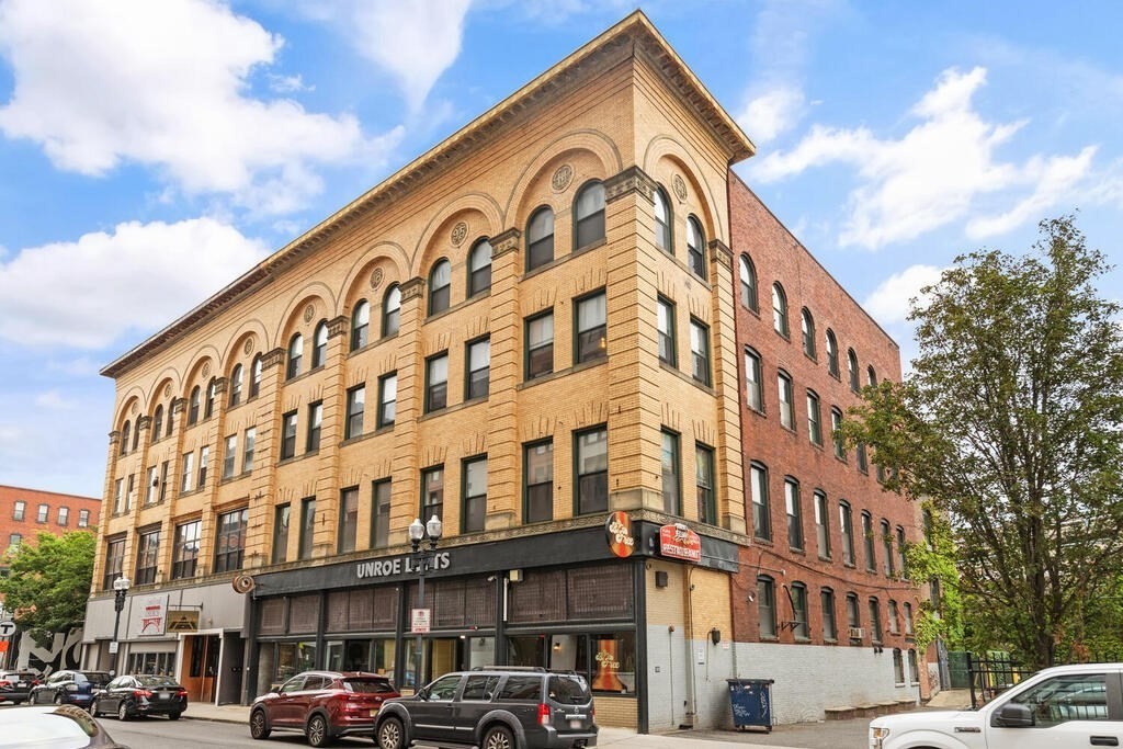 49 Munroe St 406