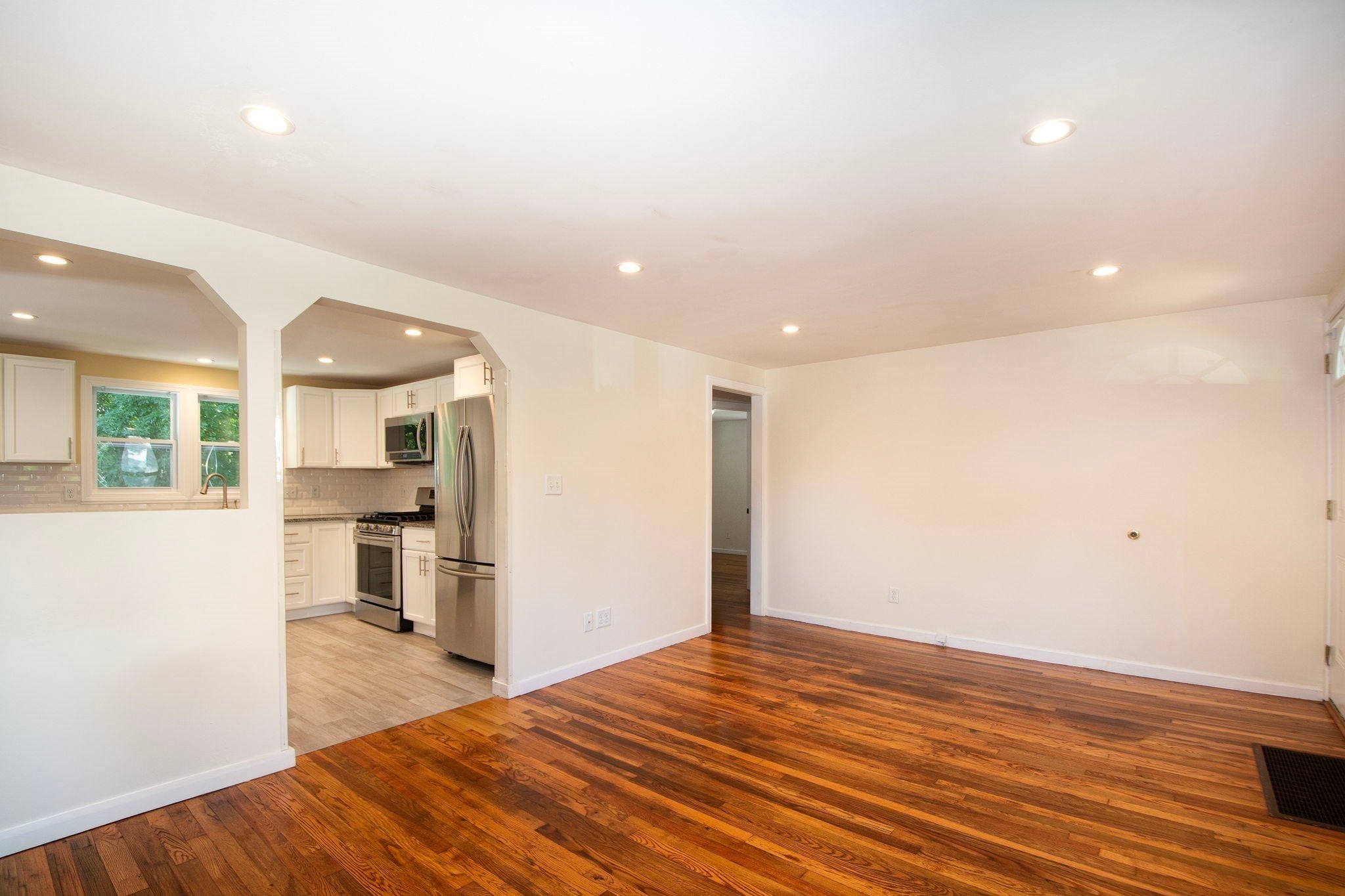 23 Courier St, Weymouth, MA Photo #8