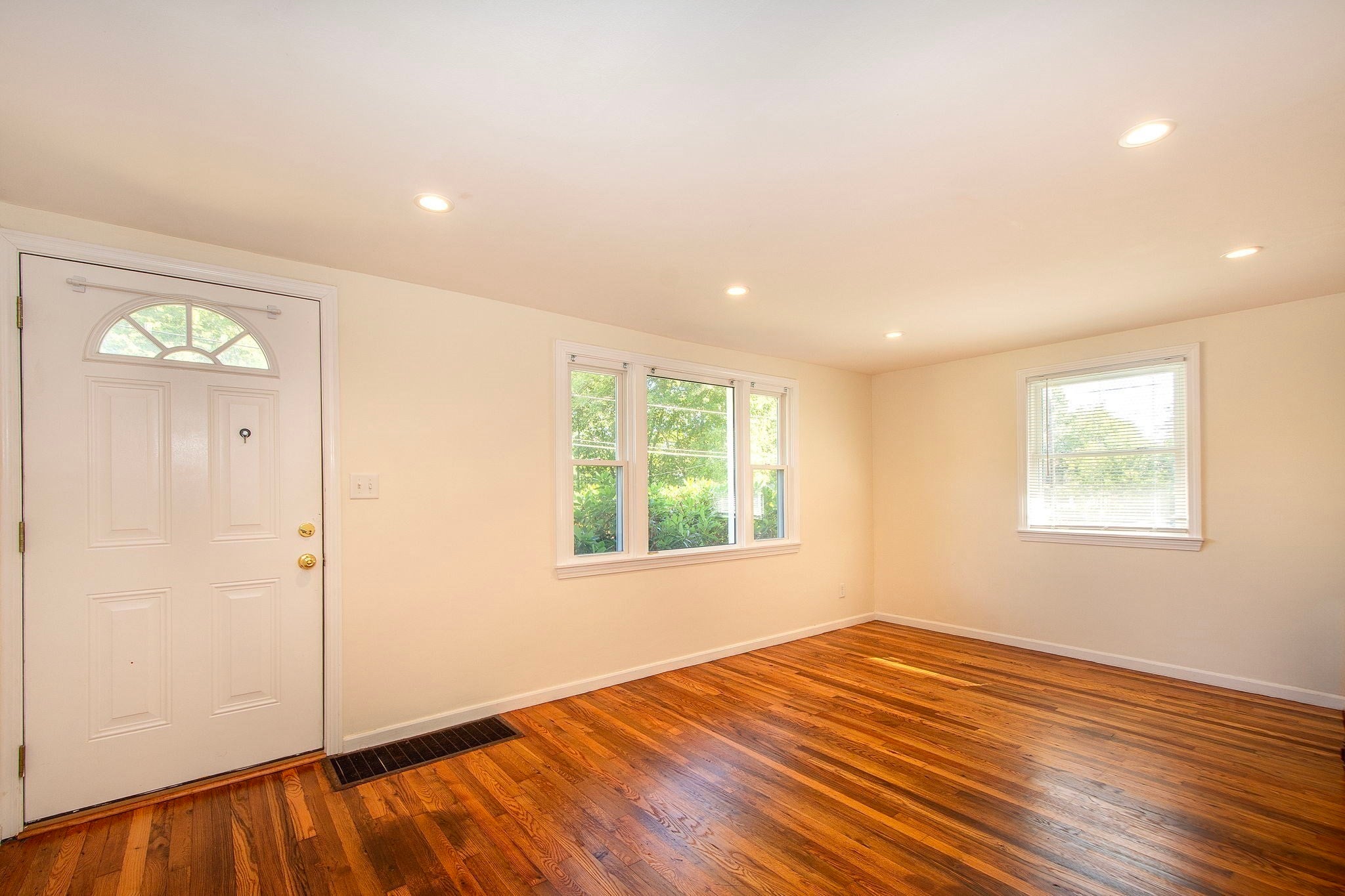 23 Courier St, Weymouth, MA Photo #6