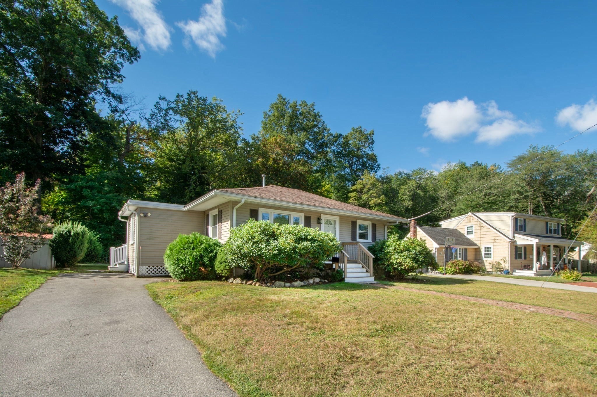 23 Courier St, Weymouth, MA Photo #2