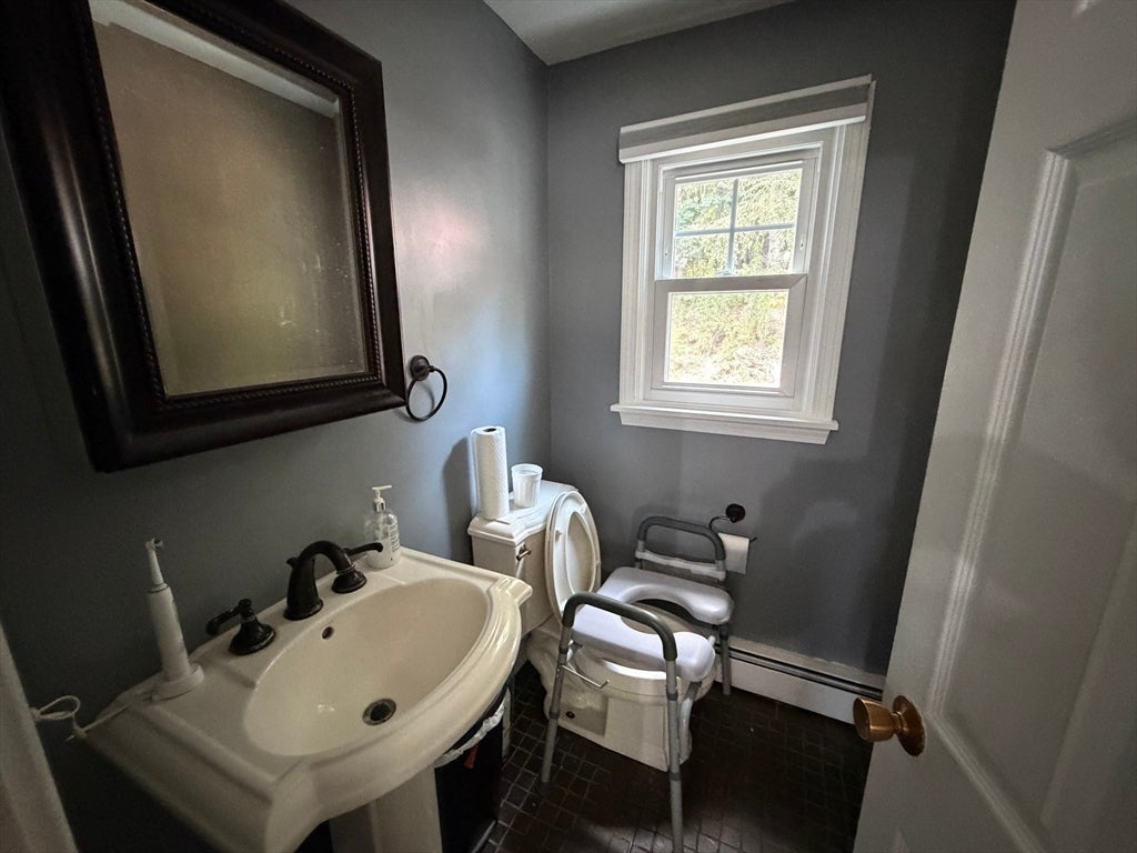 95 Jewett St, Pepperell, MA Photo #8