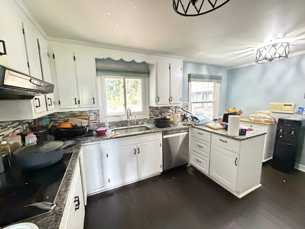 95 Jewett St, Pepperell, MA Photo #4