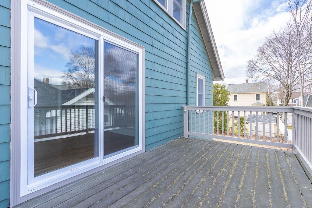 Boston, Massachusetts 02132, United States, 3 Bedrooms Bedrooms, ,2 BathroomsBathrooms,Residential,Pending,100905