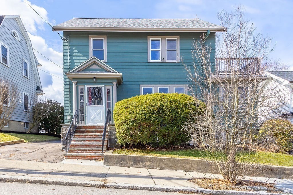 Boston, Massachusetts 02132, United States, 3 Bedrooms Bedrooms, ,2 BathroomsBathrooms,Residential,Pending,100905