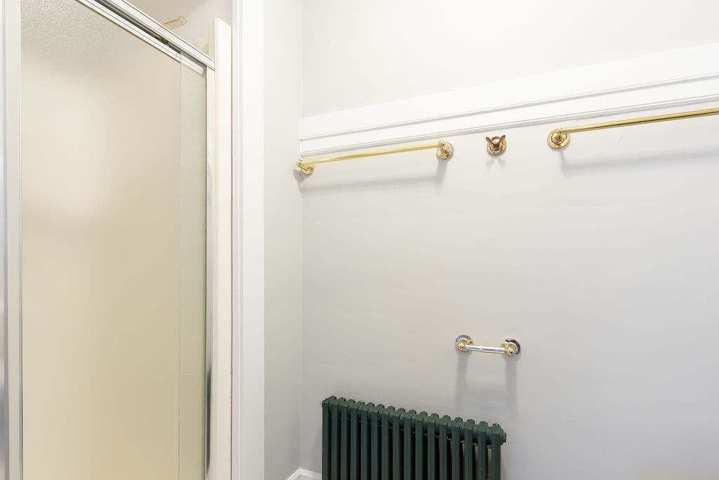 Boston, Massachusetts 02132, United States, 3 Bedrooms Bedrooms, ,2 BathroomsBathrooms,Residential,Pending,100905