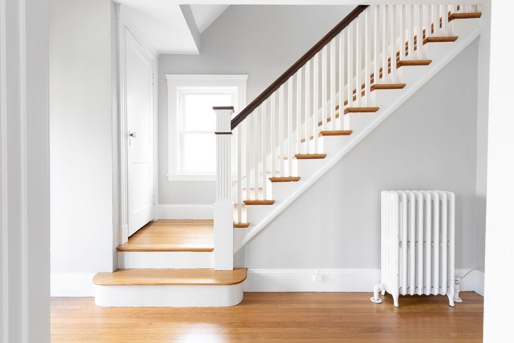 Boston, Massachusetts 02132, United States, 3 Bedrooms Bedrooms, ,2 BathroomsBathrooms,Residential,Pending,100905