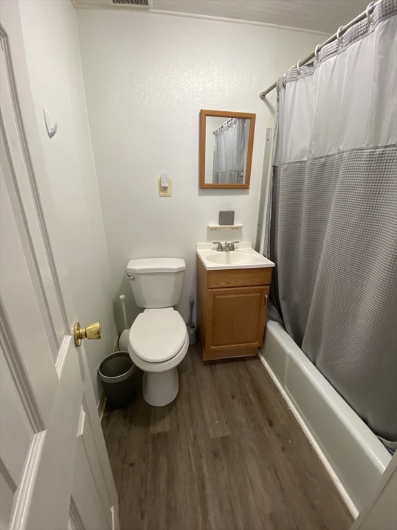 14 Monument Square 1-1